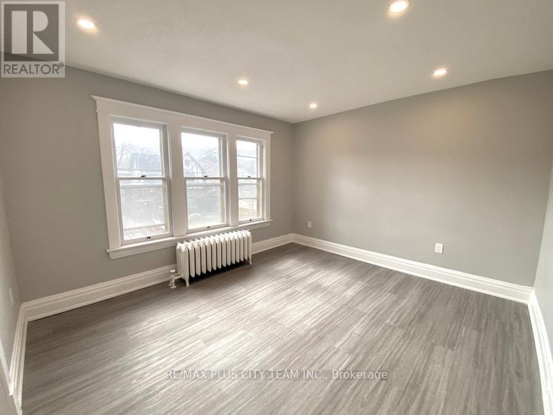 2 - 953 Montclair Avenue, Hamilton, Ontario  L8M 2E3 - Photo 10 - X12179340
