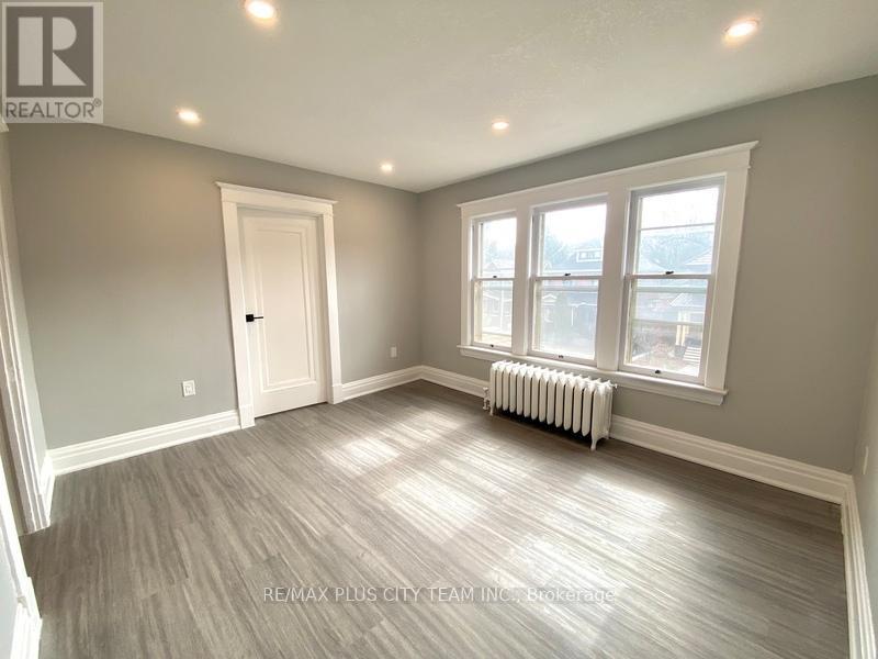 2 - 953 Montclair Avenue, Hamilton, Ontario  L8M 2E3 - Photo 12 - X12179340