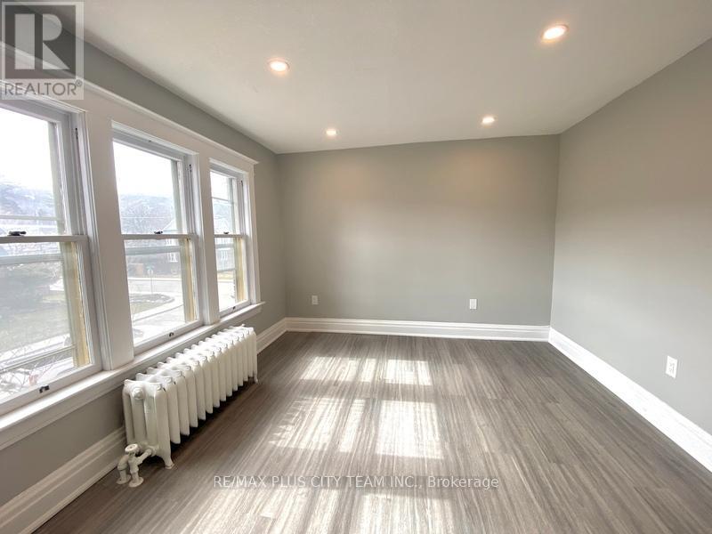 2 - 953 Montclair Avenue, Hamilton, Ontario  L8M 2E3 - Photo 15 - X12179340