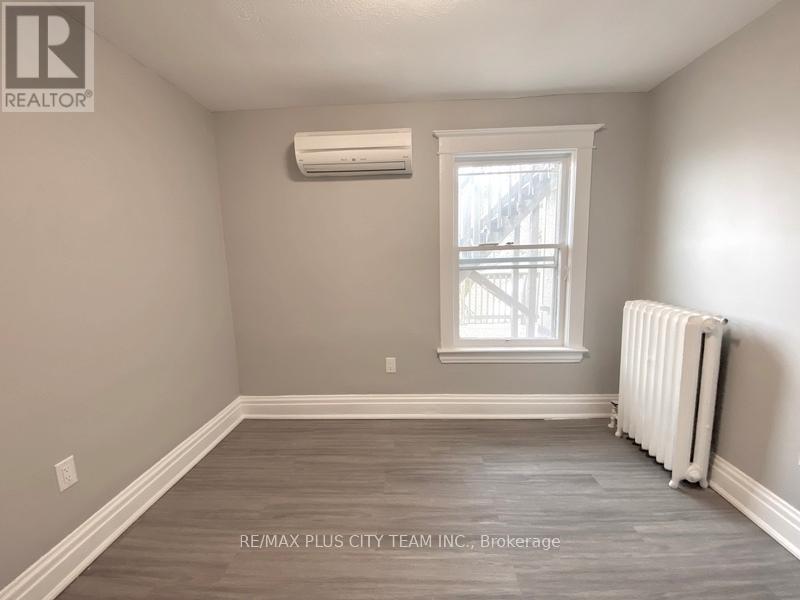 2 - 953 Montclair Avenue, Hamilton, Ontario  L8M 2E3 - Photo 18 - X12179340