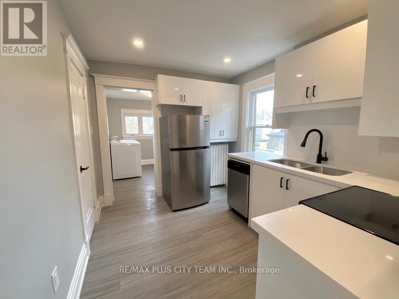 2 - 953 Montclair Avenue, Hamilton, Ontario  L8M 2E3 - Photo 3 - X12179340