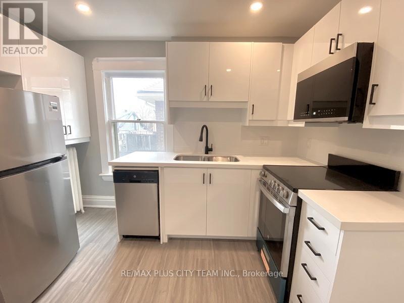 2 - 953 Montclair Avenue, Hamilton, Ontario  L8M 2E3 - Photo 4 - X12179340