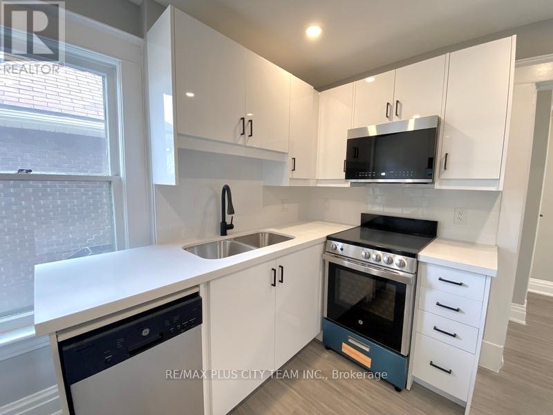 2 - 953 Montclair Avenue, Hamilton, Ontario  L8M 2E3 - Photo 6 - X12179340