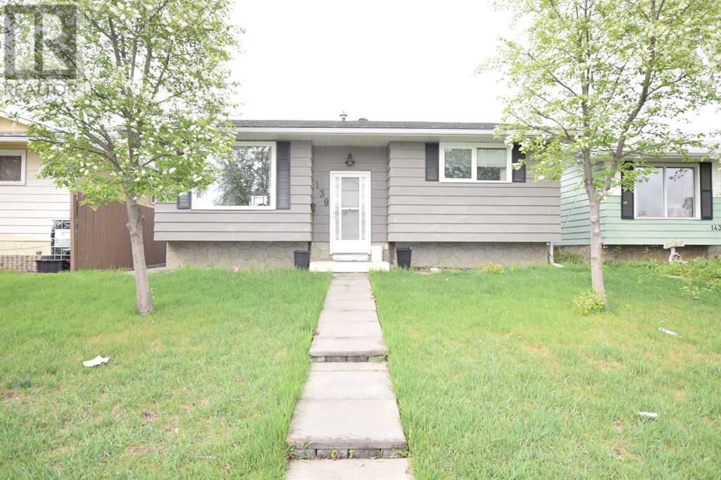 Property at 139 Dovercliffe Way SE image 1