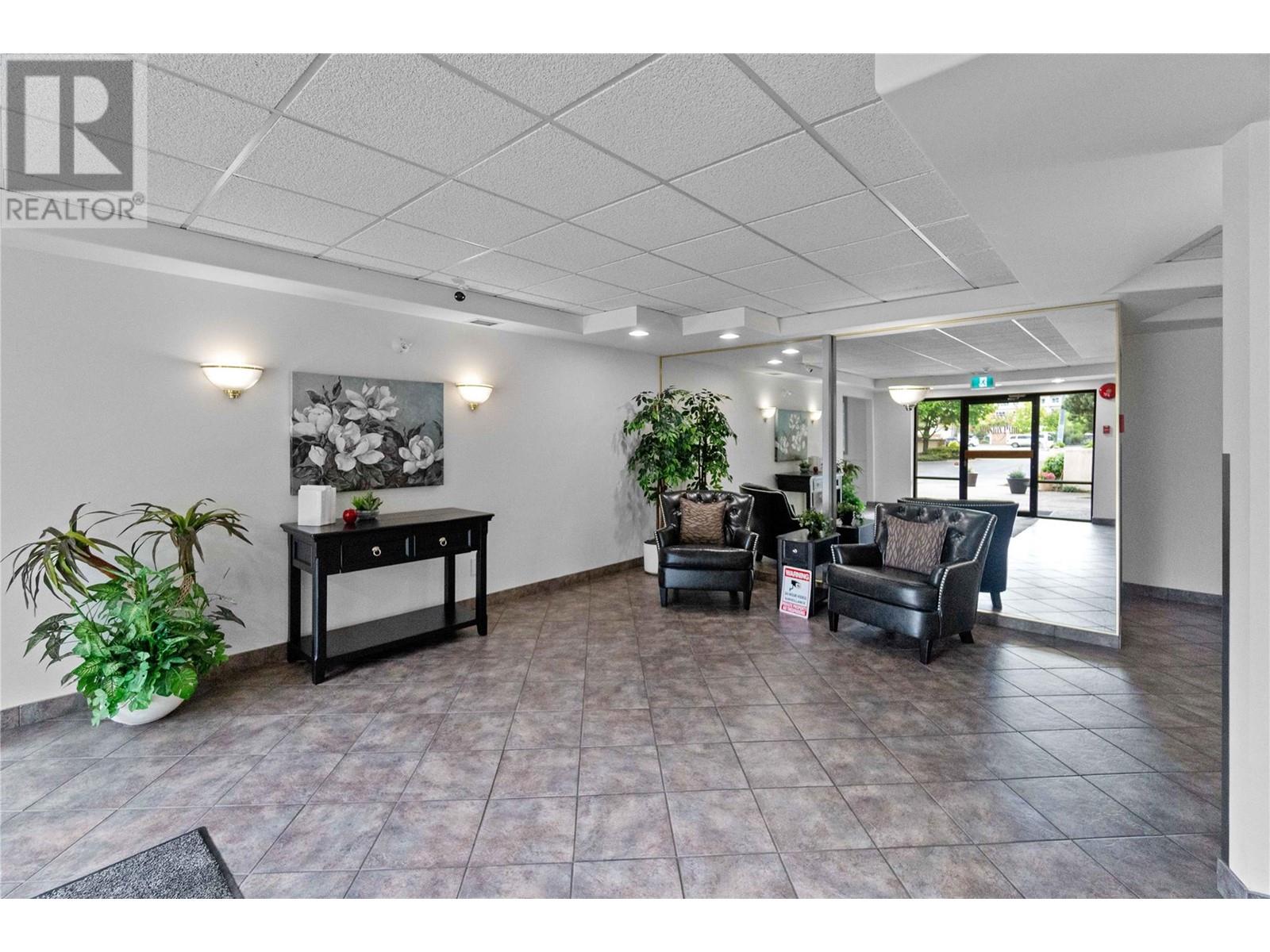3335 Richter Street Unit# 213, Kelowna, BC V1W3Y1