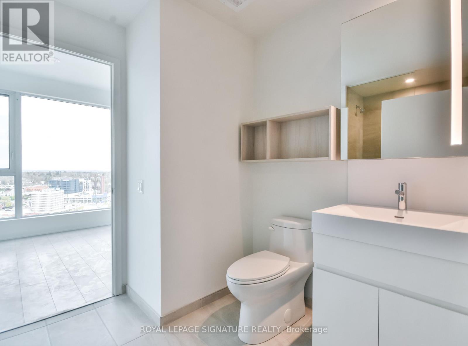 2406 - 39 Mary Street, Barrie, Ontario  L4N 1S9 - Photo 20 - S12079011