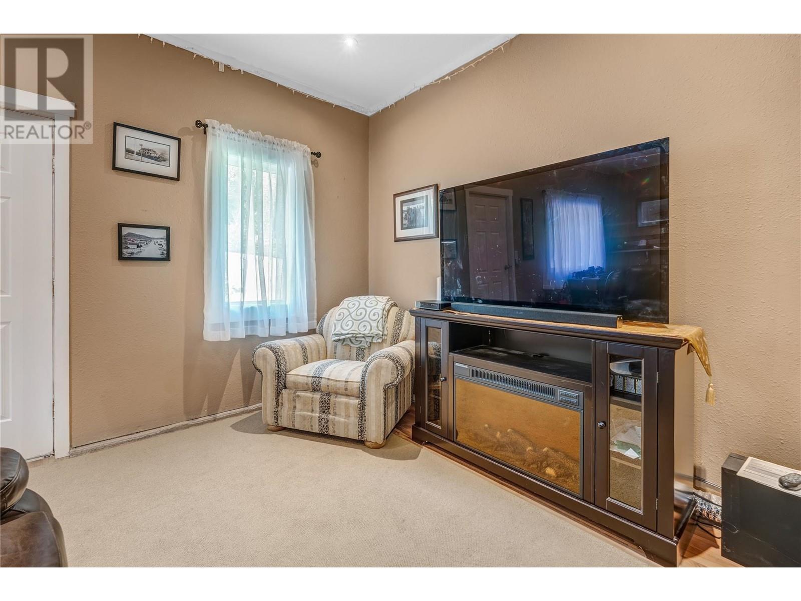 10707 Giants Head Road, Summerland, BC V0H1Z7