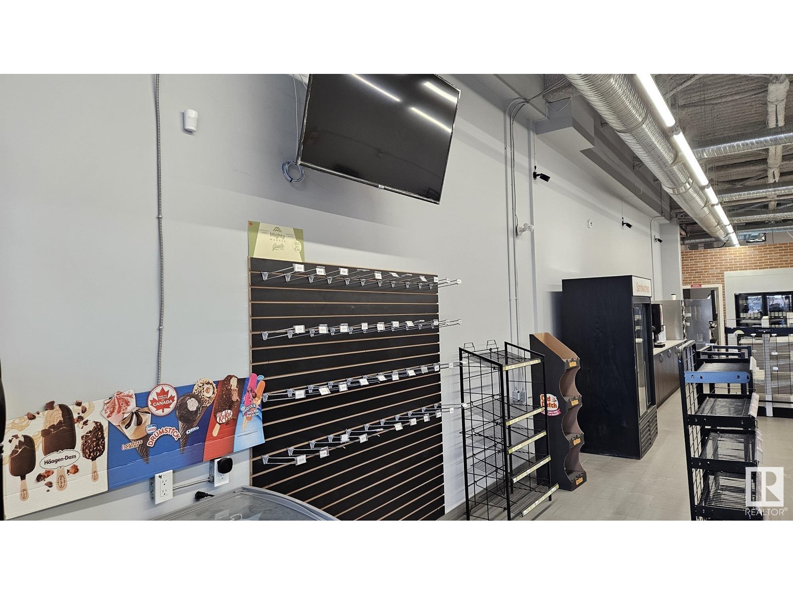 6869 Ad Astra Bv Nw Nw, Edmonton, Alberta  T5E 4G6 - Photo 3 - E4438928