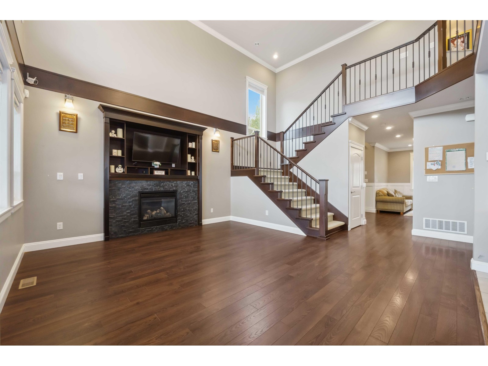 3697 Hajula Court, Abbotsford, British Columbia  V3G 2W4 - Photo 9 - R3007010