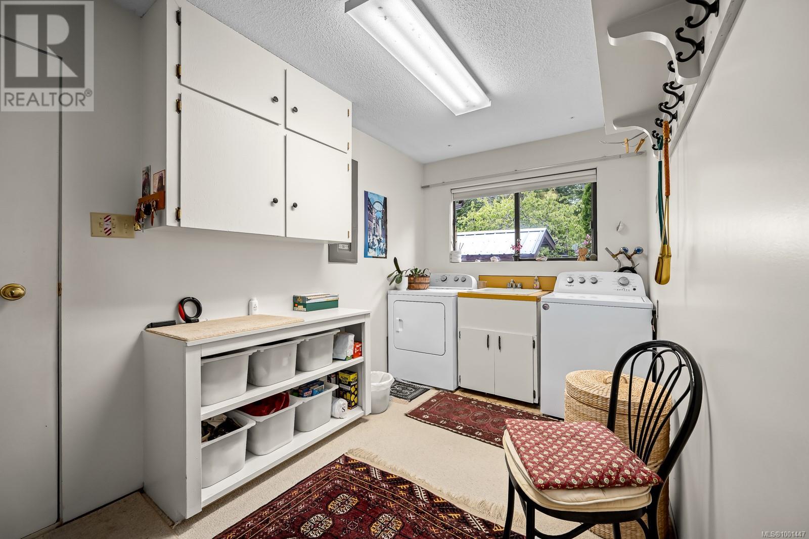 Property at 2376 Seabank Rd image 5