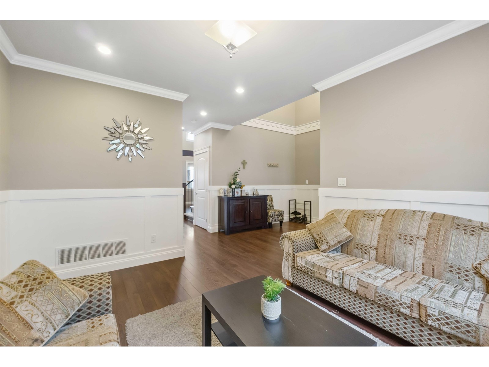 3697 Hajula Court, Abbotsford, British Columbia  V3G 2W4 - Photo 8 - R3007010
