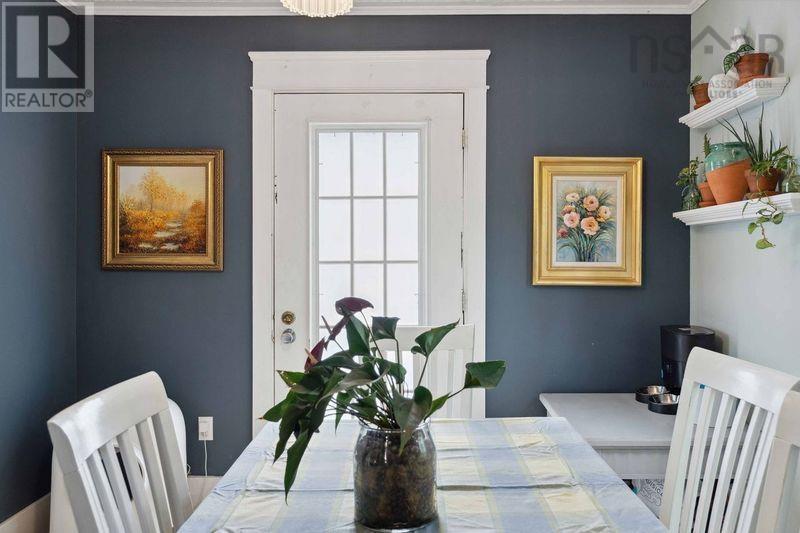 Property at 414 Aldershot Road image 5