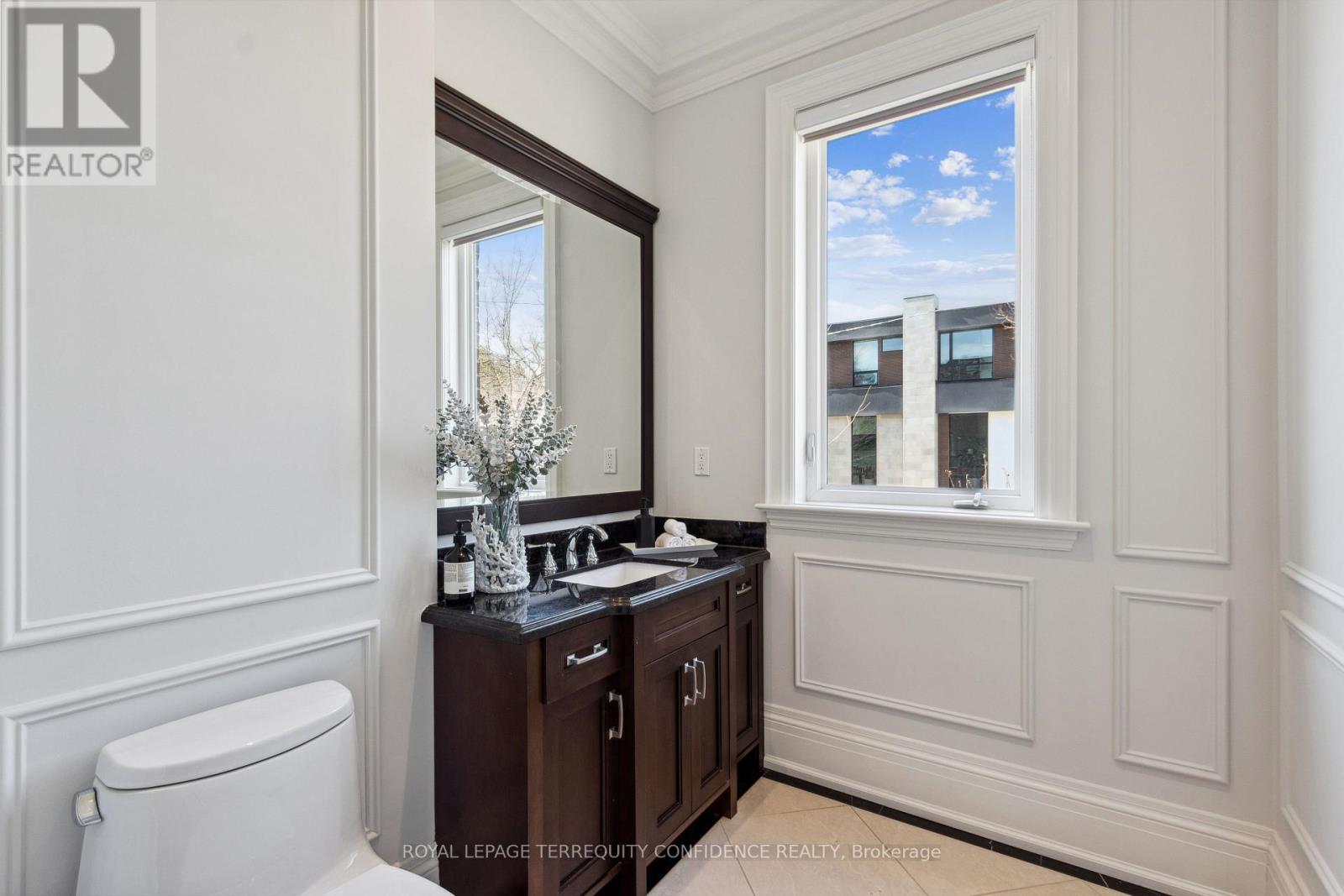 241 Hounslow Avenue, Toronto, Ontario  M2N 2B5 - Photo 5 - C12179425