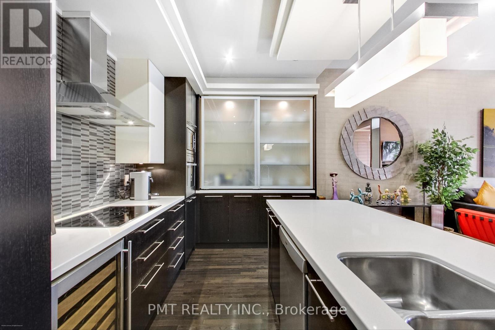 14 Granby Street, Toronto, Ontario  M5B 2J5 - Photo 9 - C12179499