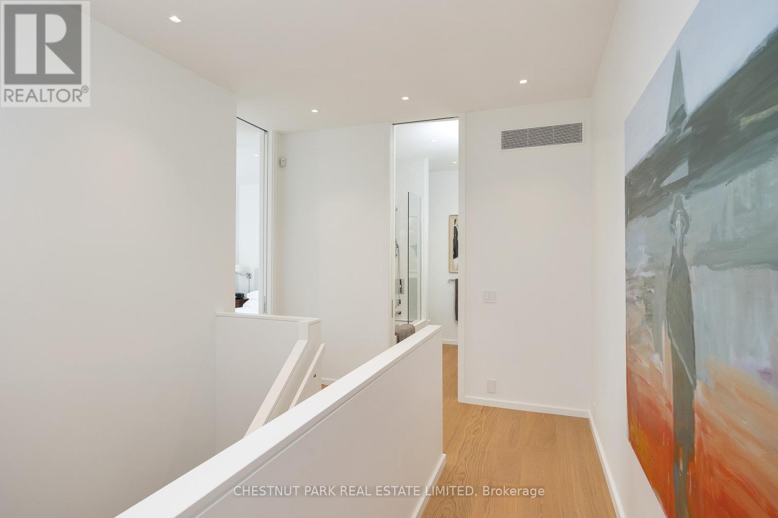 10 Parkwood Avenue, Toronto (Casa Loma), Ontario  M4V 2W8 - Photo 34 - C12179536