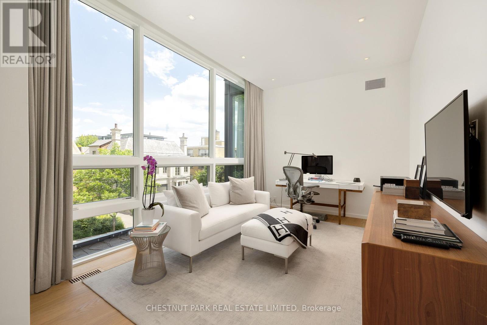 10 Parkwood Avenue, Toronto (Casa Loma), Ontario  M4V 2W8 - Photo 38 - C12179536