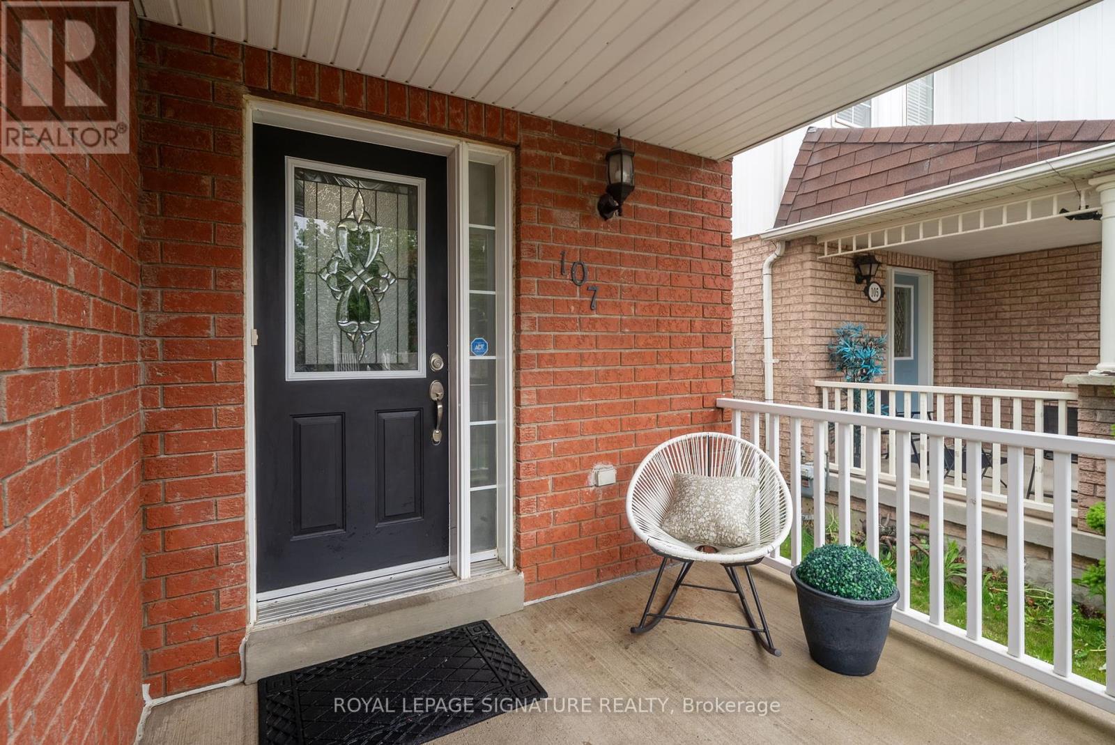 107 Brownridge Place, Whitby, Ontario  L1P 1W1 - Photo 3 - E12176062