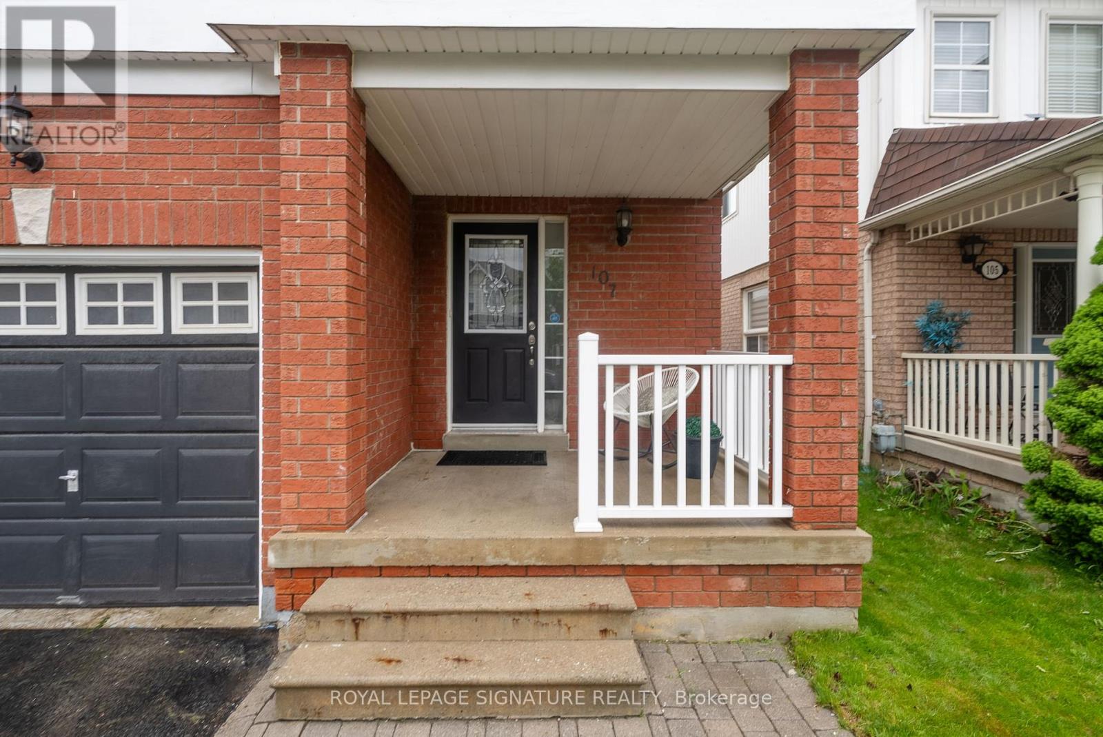 107 Brownridge Place, Whitby, Ontario  L1P 1W1 - Photo 2 - E12176062