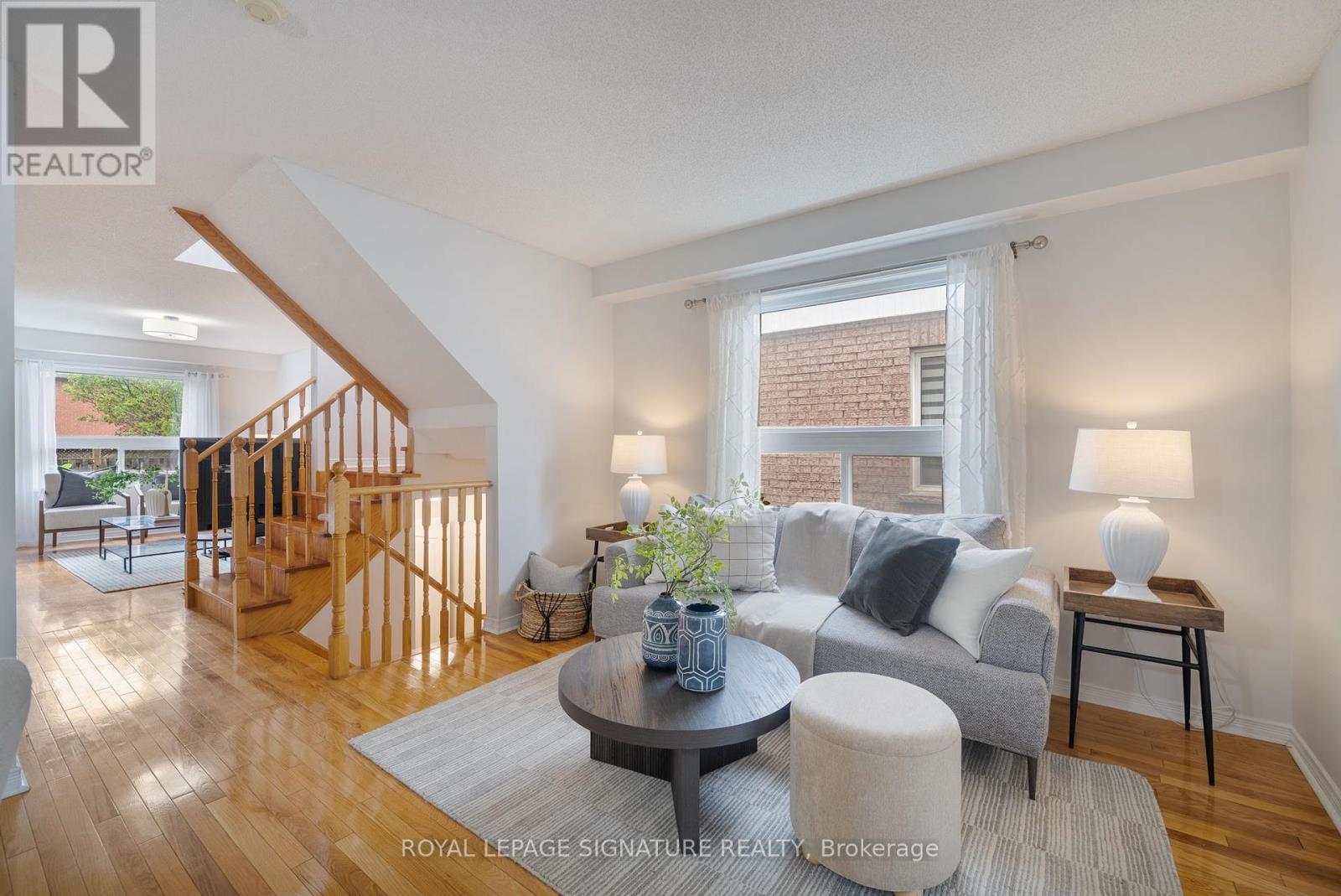 107 Brownridge Place, Whitby, Ontario  L1P 1W1 - Photo 5 - E12176062