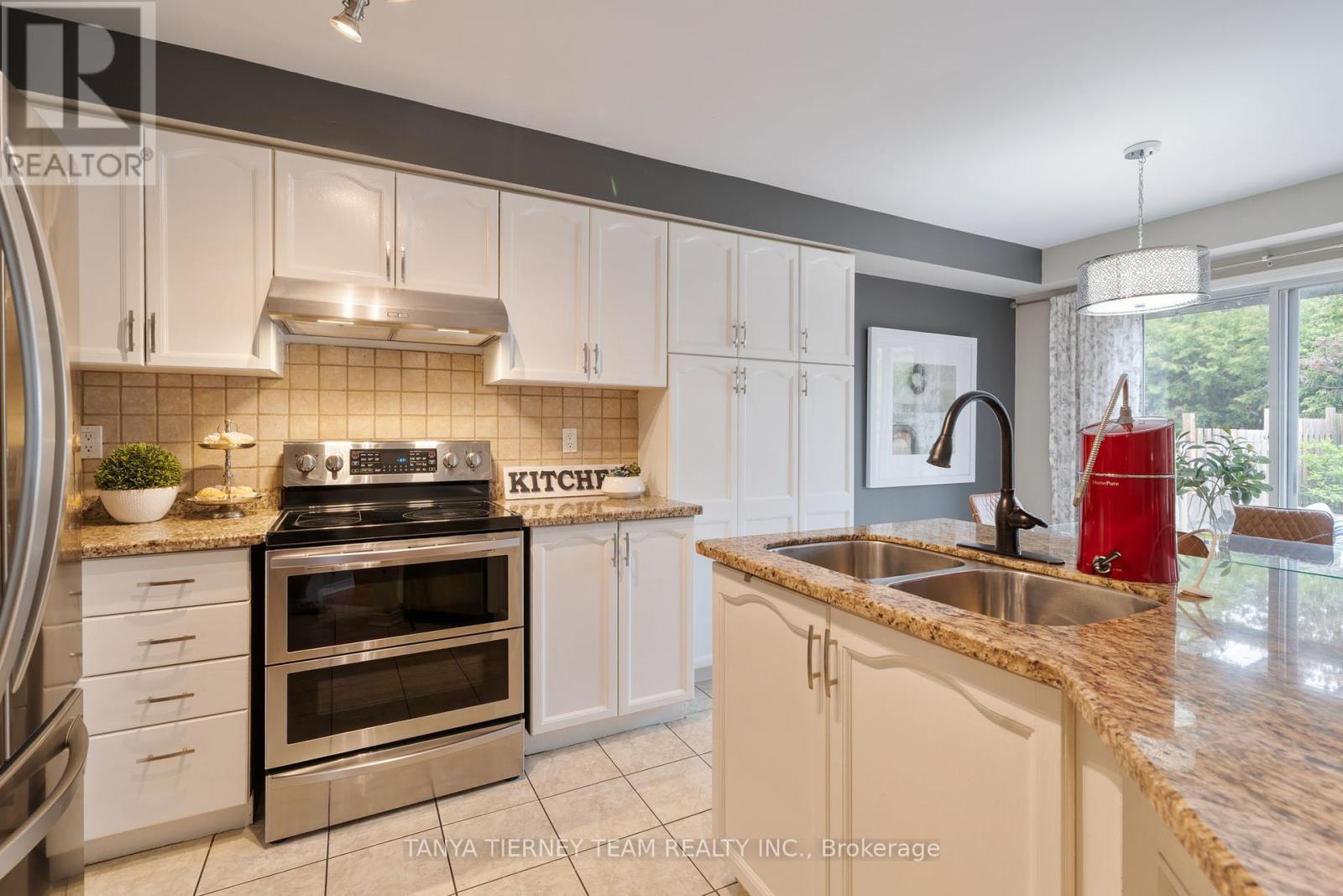 38 Wells Crescent, Whitby, Ontario  L1M 1C9 - Photo 10 - E12179485