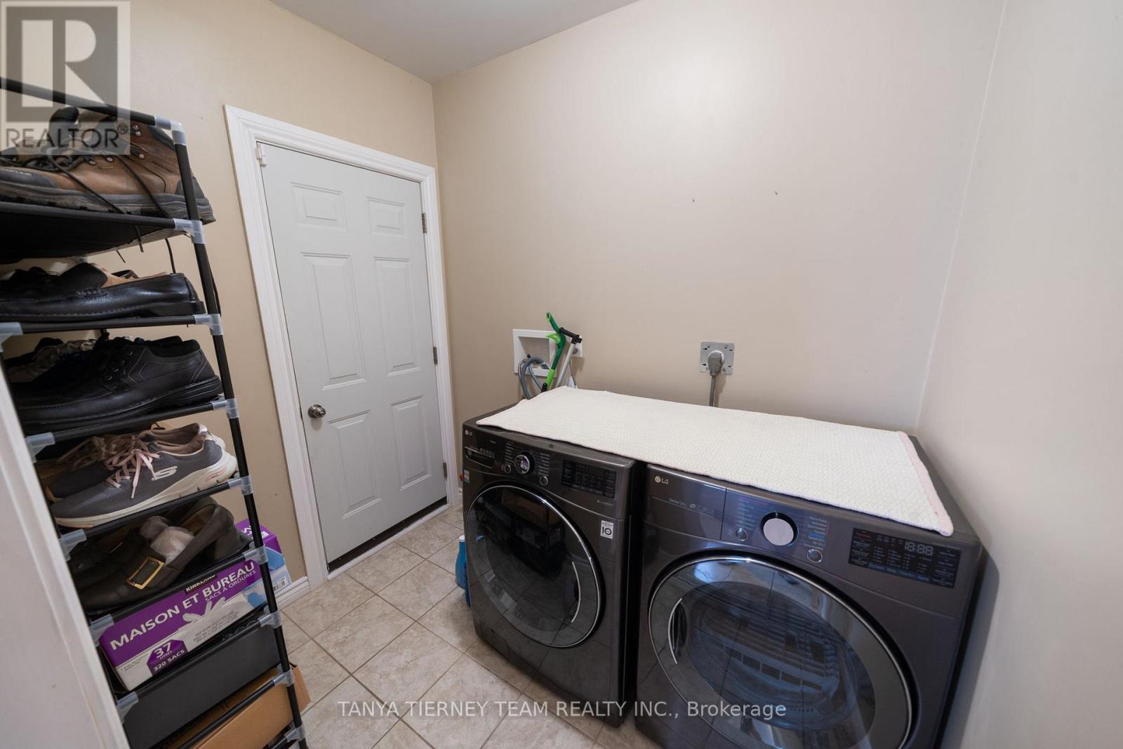 38 Wells Crescent, Whitby, Ontario  L1M 1C9 - Photo 15 - E12179485