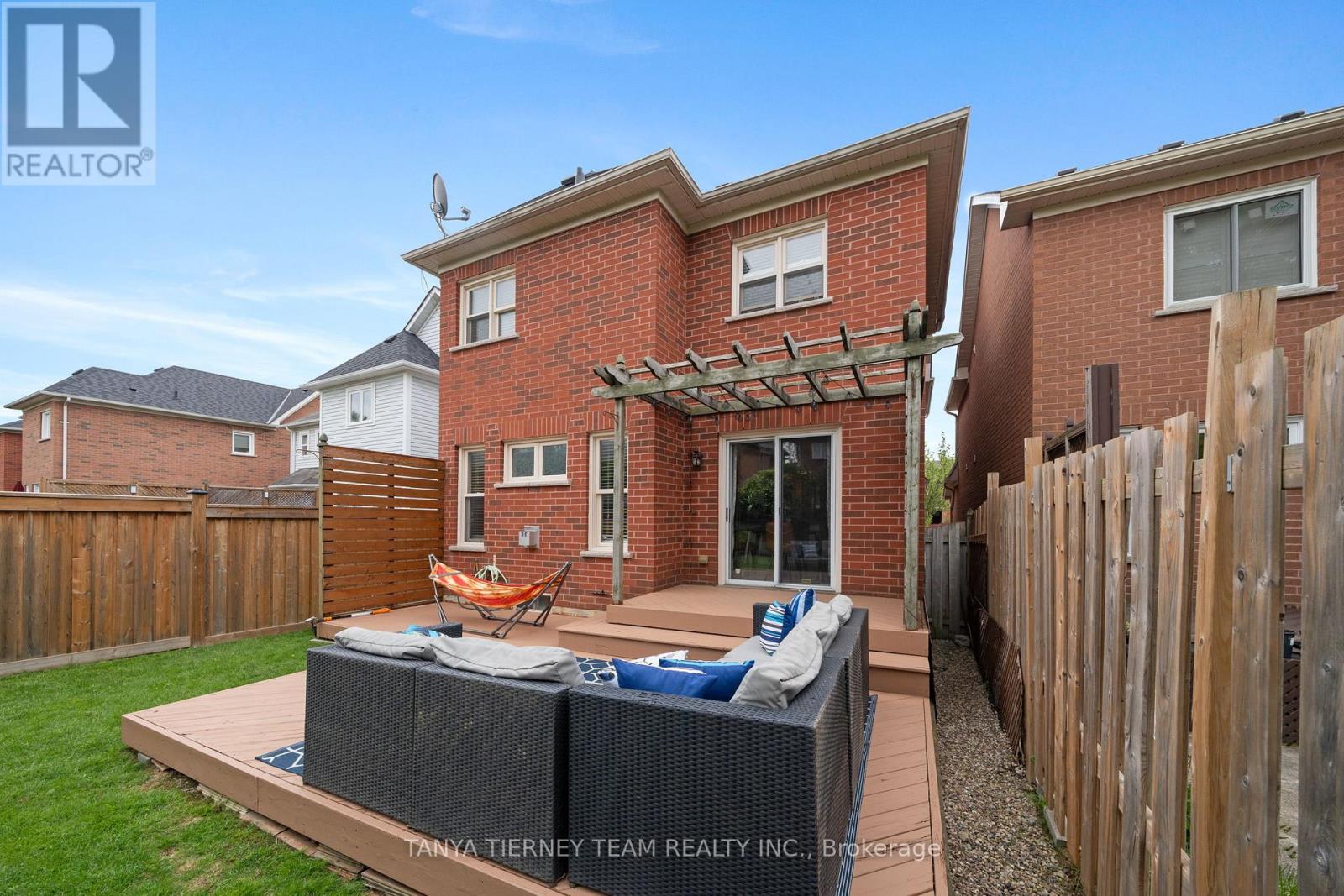 38 Wells Crescent, Whitby, Ontario  L1M 1C9 - Photo 28 - E12179485