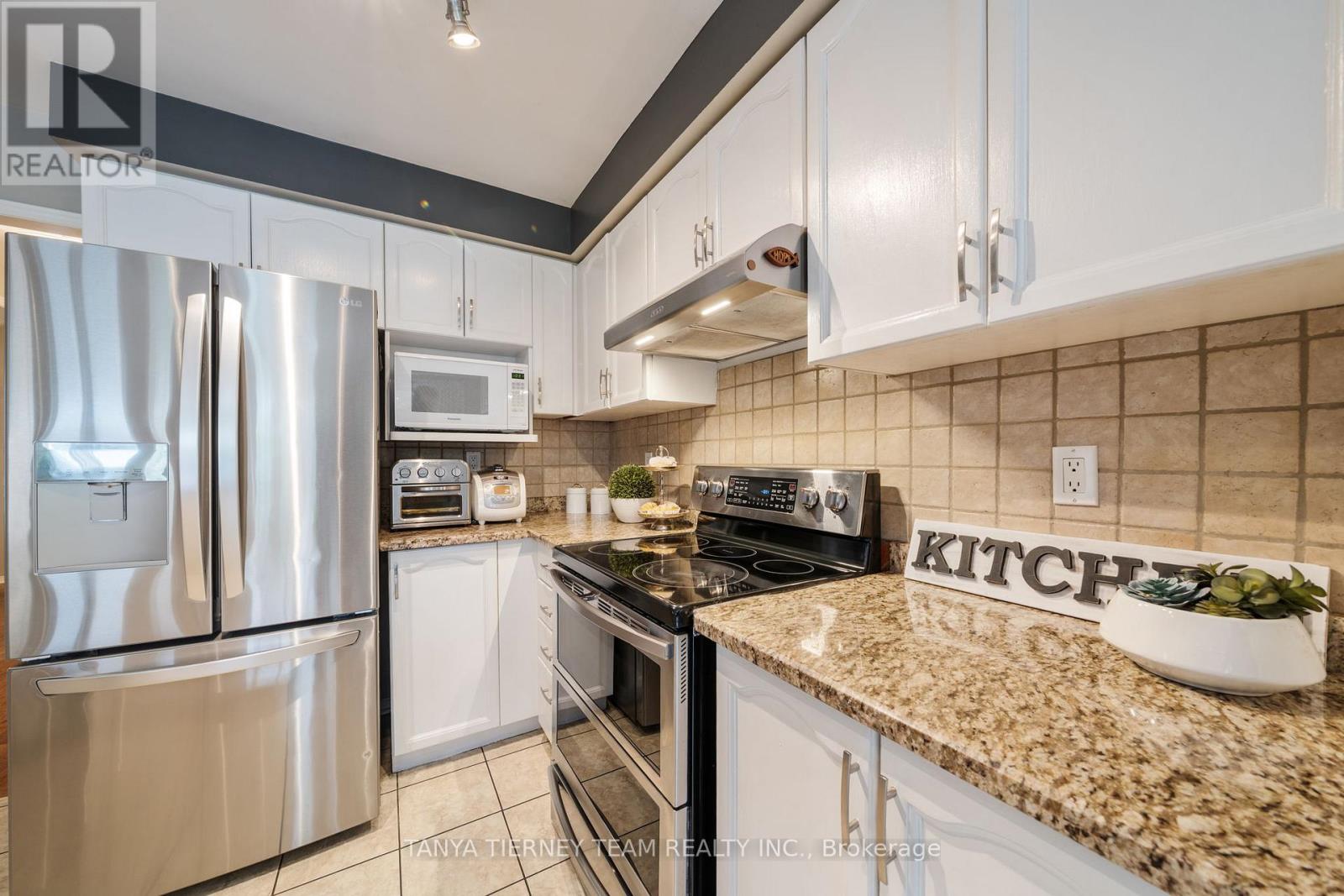 38 Wells Crescent, Whitby, Ontario  L1M 1C9 - Photo 9 - E12179485
