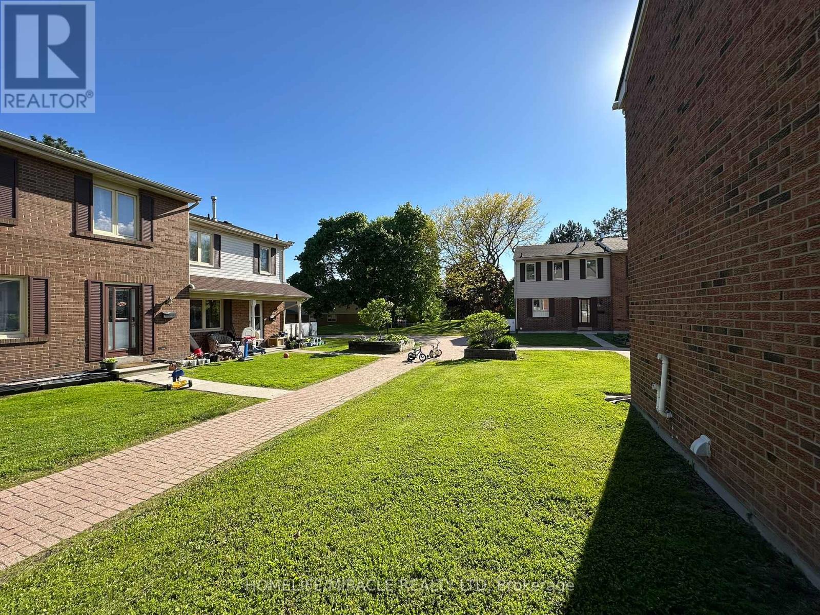 Property at 6 - 270 TIMBERBANK BOULEVARD image 4