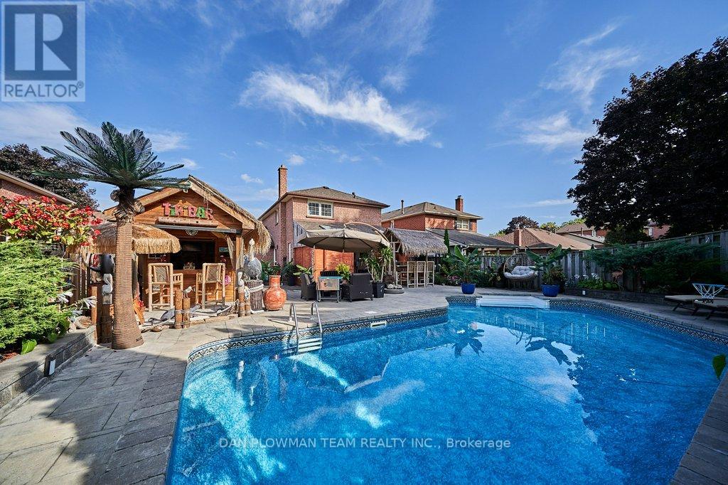 46 CANADIAN OAKS DRIVE, Whitby, Ontario