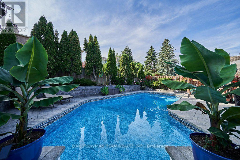 46 Canadian Oaks Drive, Whitby, Ontario  L1N 6W8 - Photo 9 - E12179563