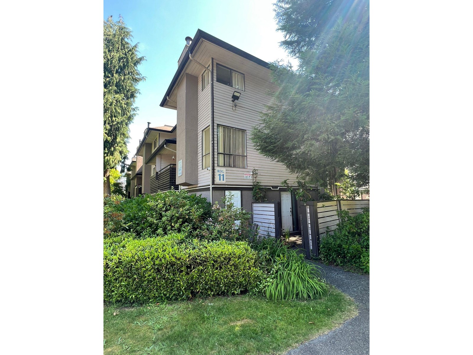 Property at 10600 HOLLY PARK LANE image 4