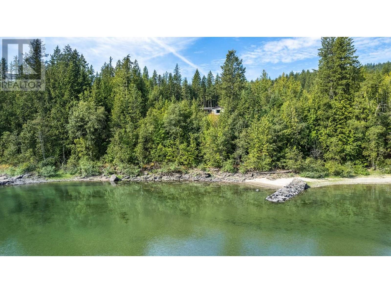 15730 Peters Road, Crawford Bay, British Columbia  V0B 1E0 - Photo 3 - 10349749