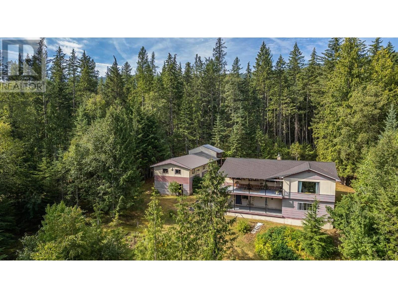 15730 Peters Road, Crawford Bay, British Columbia  V0B 1E0 - Photo 5 - 10349749