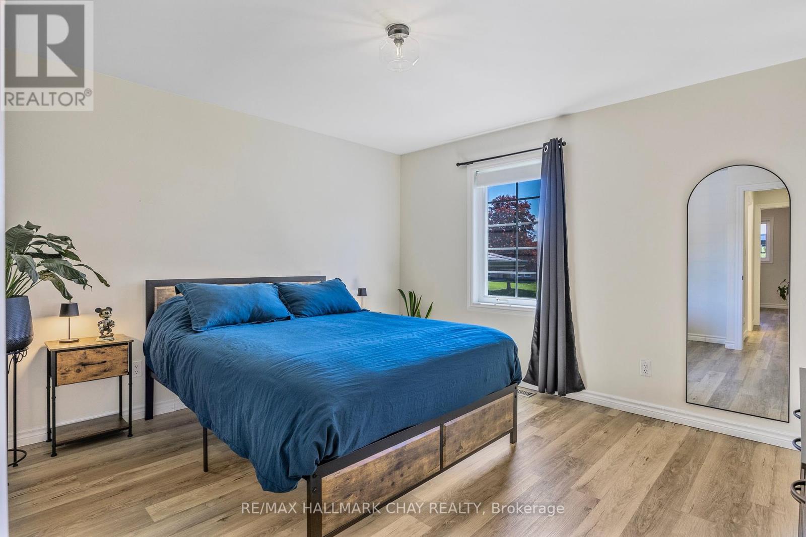 23 Mccarthy Crescent, Essa, Ontario  L3W 0J3 - Photo 13 - N12179520