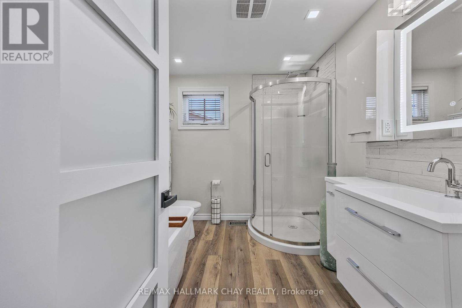 23 Mccarthy Crescent, Essa, Ontario  L3W 0J3 - Photo 18 - N12179520