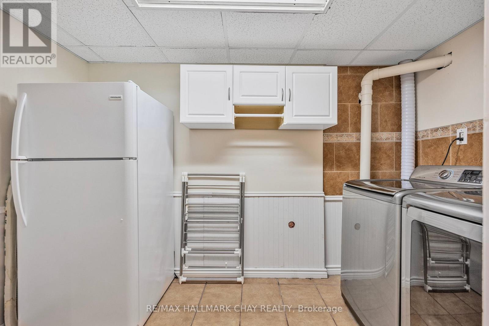 23 Mccarthy Crescent, Essa, Ontario  L3W 0J3 - Photo 25 - N12179520