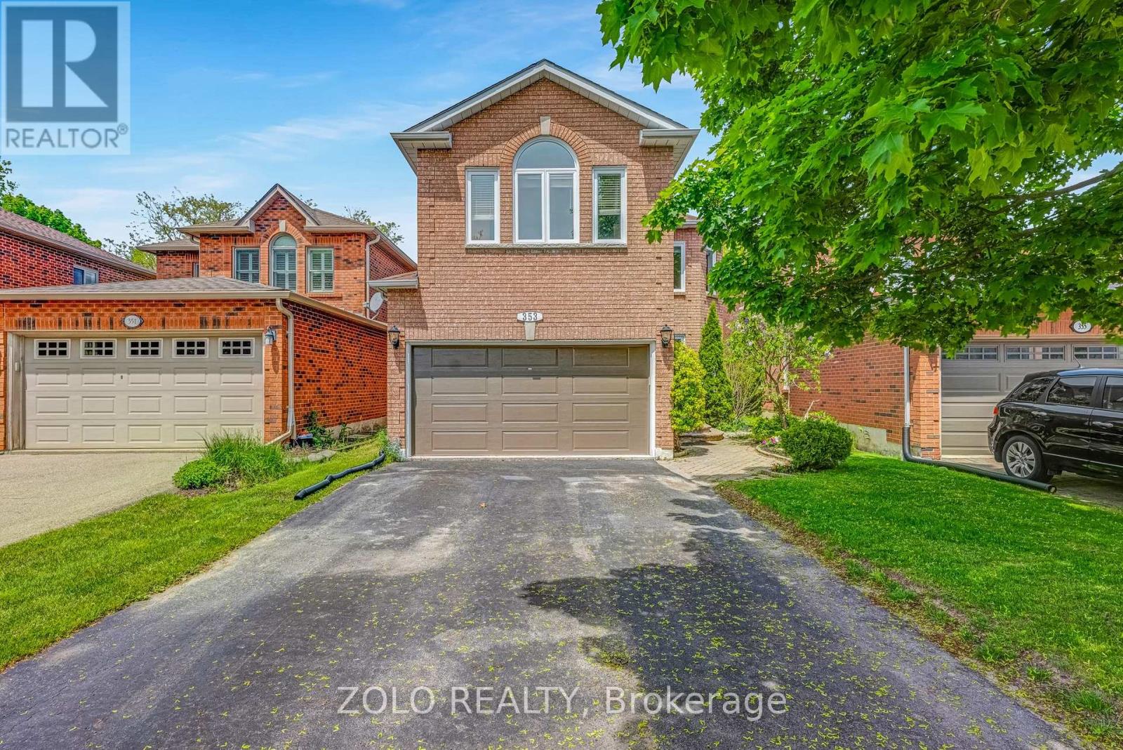 353 PICKERING CRESCENT, Newmarket, Ontario