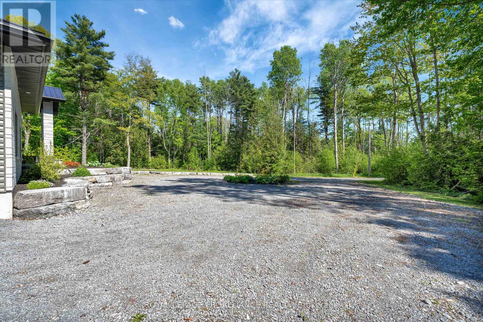 Property at 21514 LOYALIST PARKWAY image 4