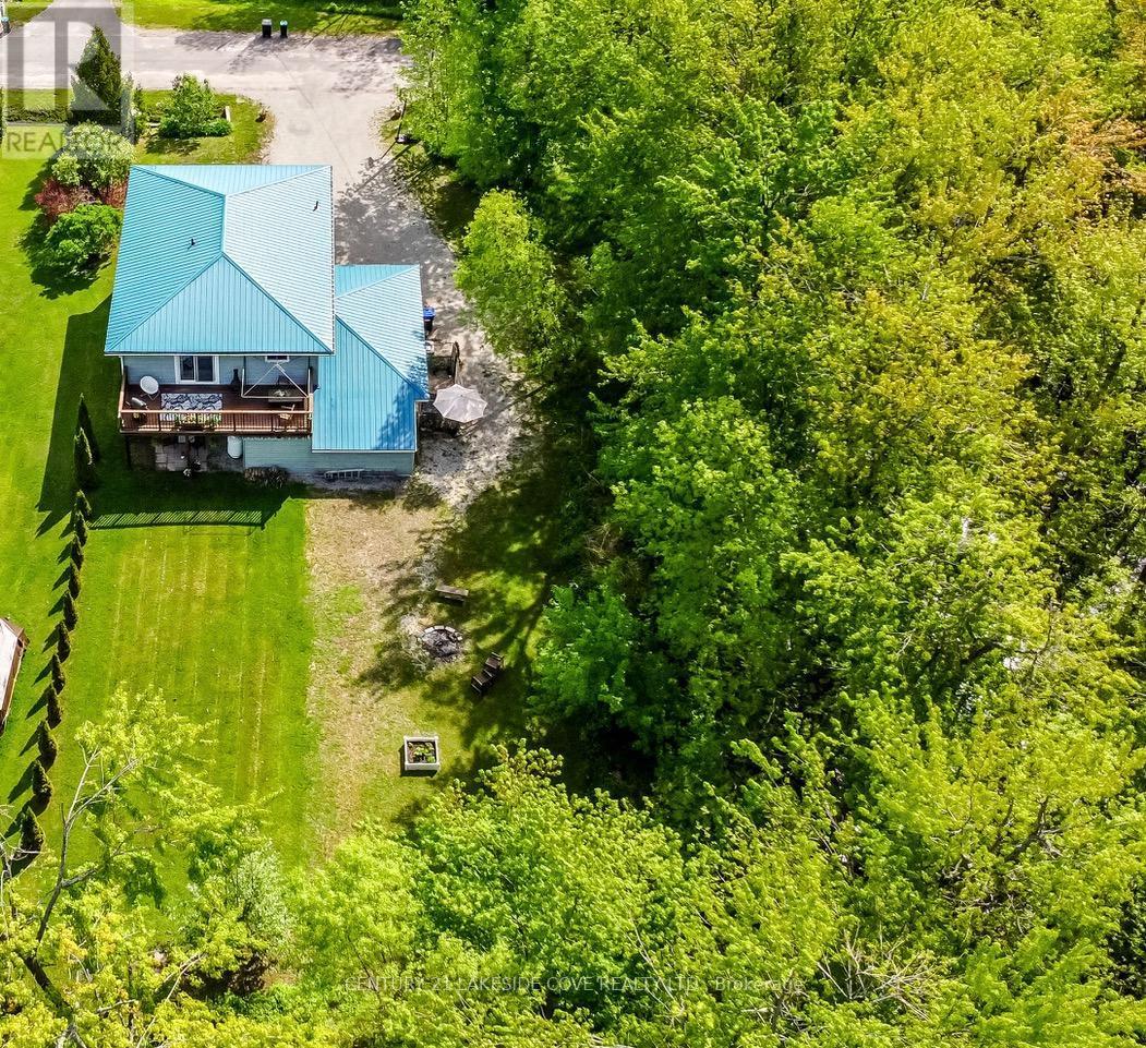 3976 Woodland Drive, Ramara, Ontario  L3V 6H7 - Photo 2 - S12179454