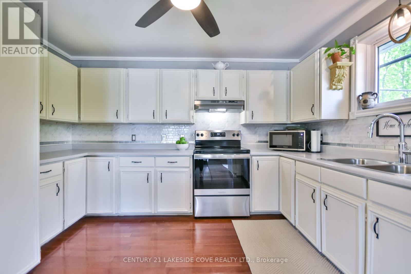 3976 Woodland Drive, Ramara, Ontario  L3V 6H7 - Photo 20 - S12179454