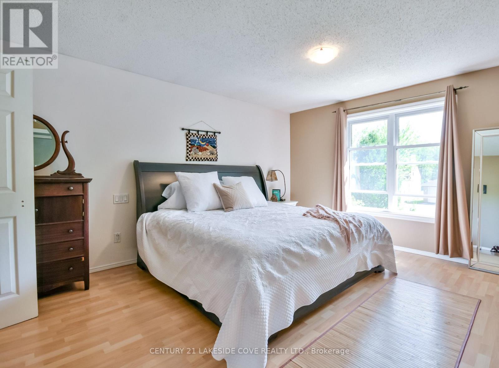 3976 Woodland Drive, Ramara, Ontario  L3V 6H7 - Photo 26 - S12179454