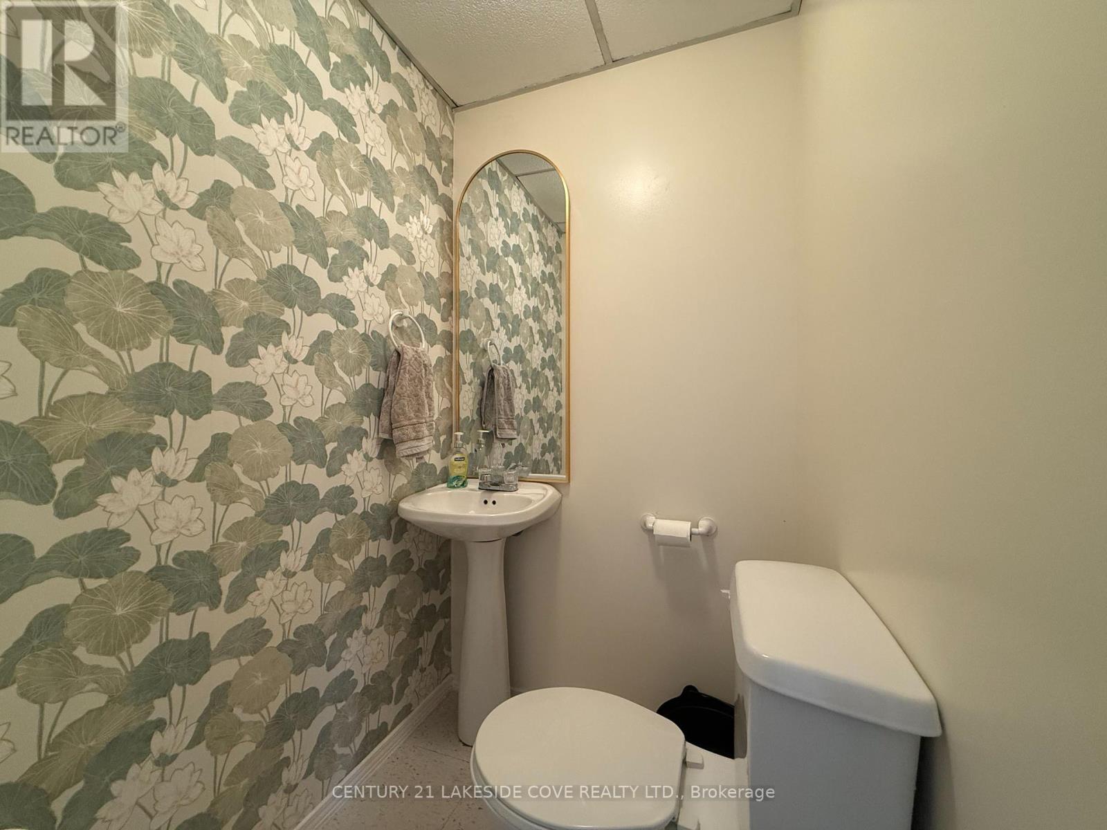 3976 Woodland Drive, Ramara, Ontario  L3V 6H7 - Photo 32 - S12179454