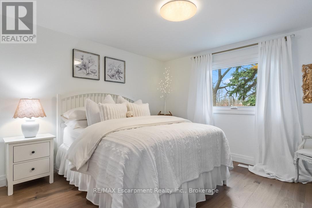 2365 Devon Road, Oakville, Ontario  L6J 5R6 - Photo 19 - W12094092