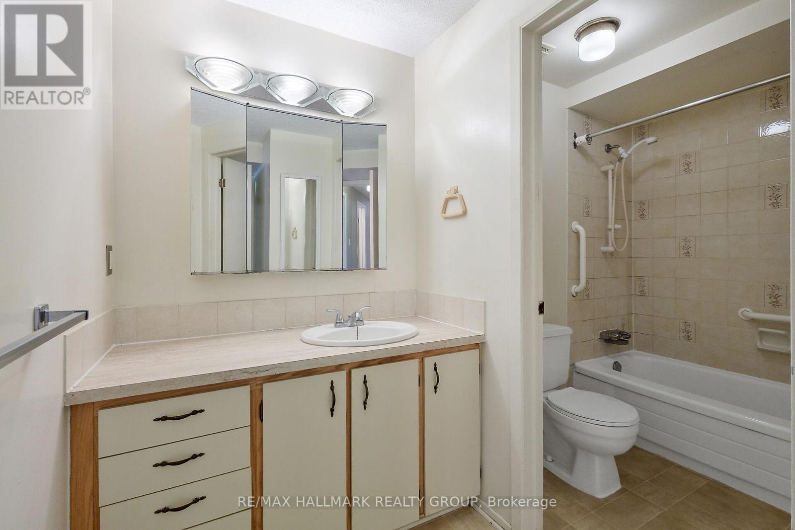 402 - 6376 Bilberry Drive, Ottawa, Ontario  K1C 4P6 - Photo 28 - X12179617