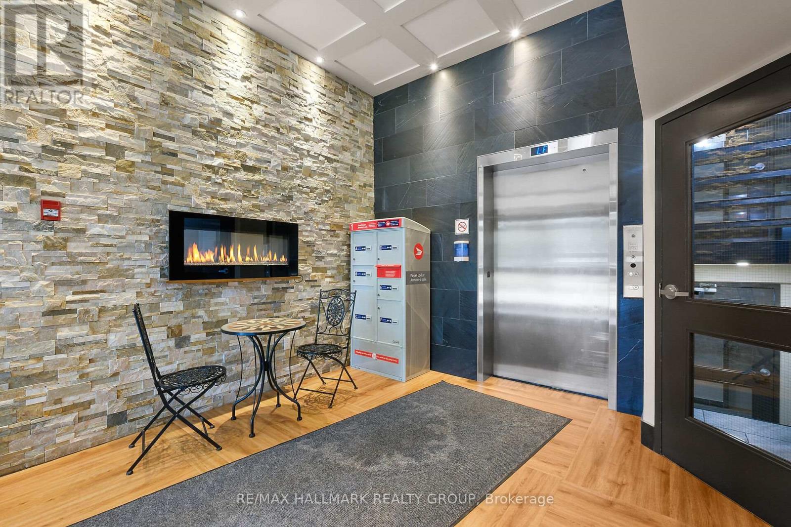 402 - 6376 Bilberry Drive, Ottawa, Ontario  K1C 4P6 - Photo 4 - X12179617