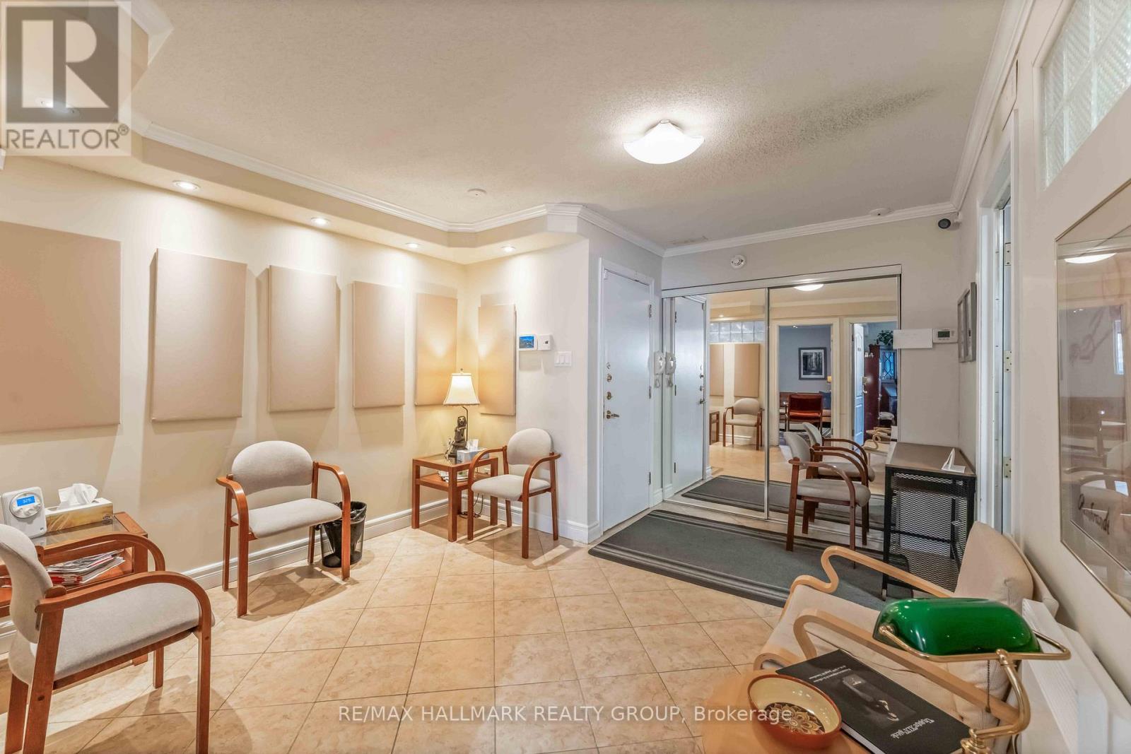 201 - 117 Murray Street, Ottawa, Ontario  K1N 5M5 - Photo 6 - X12179637