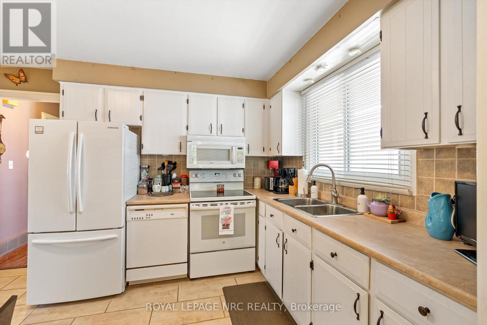 91 Lafayette Drive N, St. Catharines (Lakeport), Ontario  L2N 6C5 - Photo 9 - X12179584