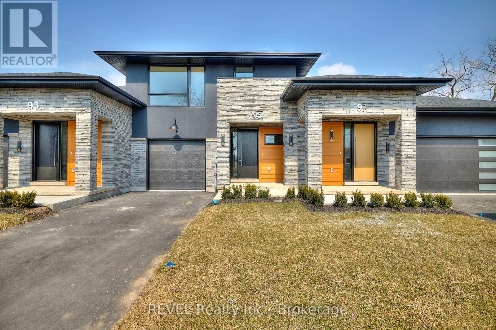 Property at 95 PORT ROBINSON ROAD image 2