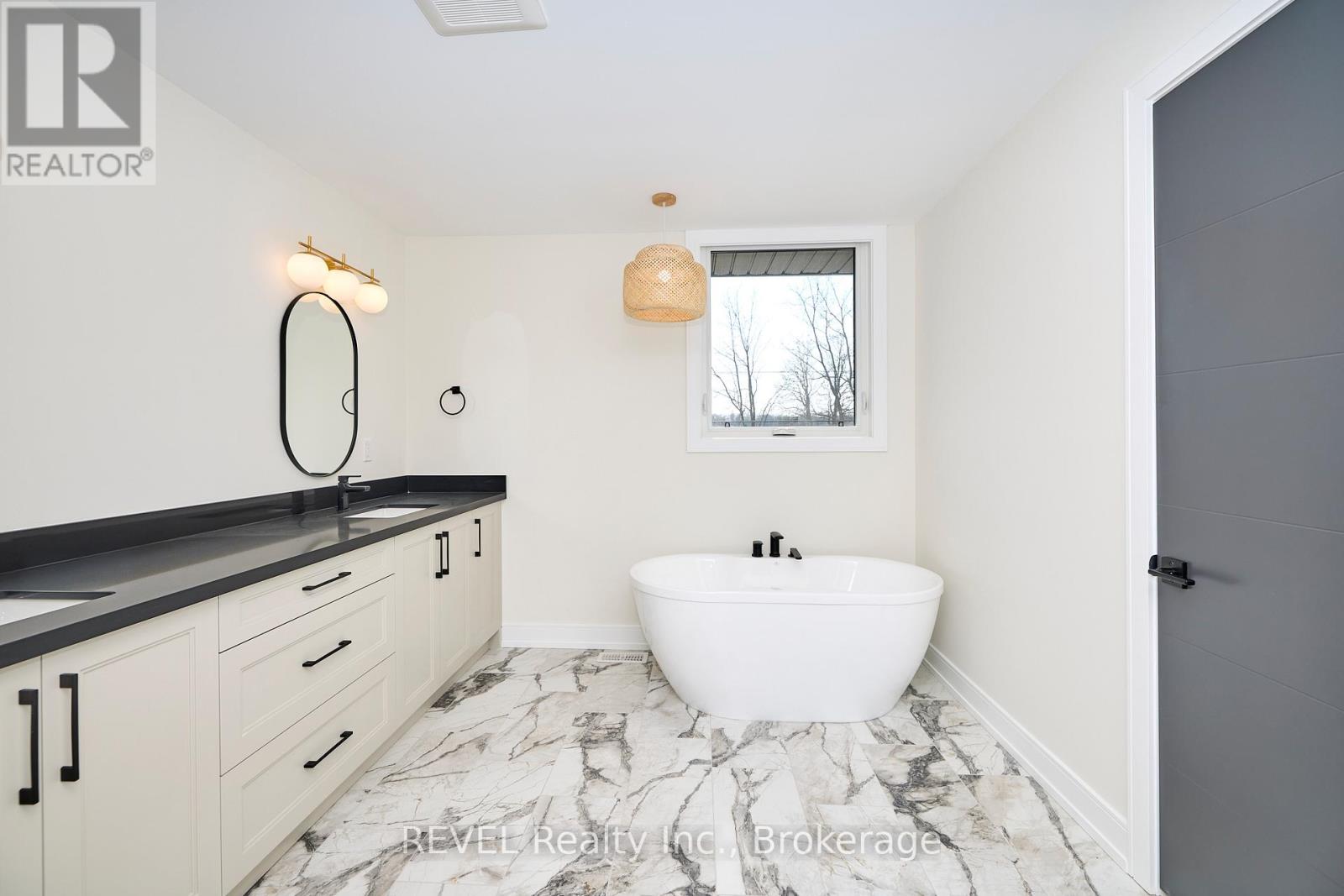 95 Port Robinson Road, Pelham, Ontario  L3B 5N5 - Photo 27 - X12179644
