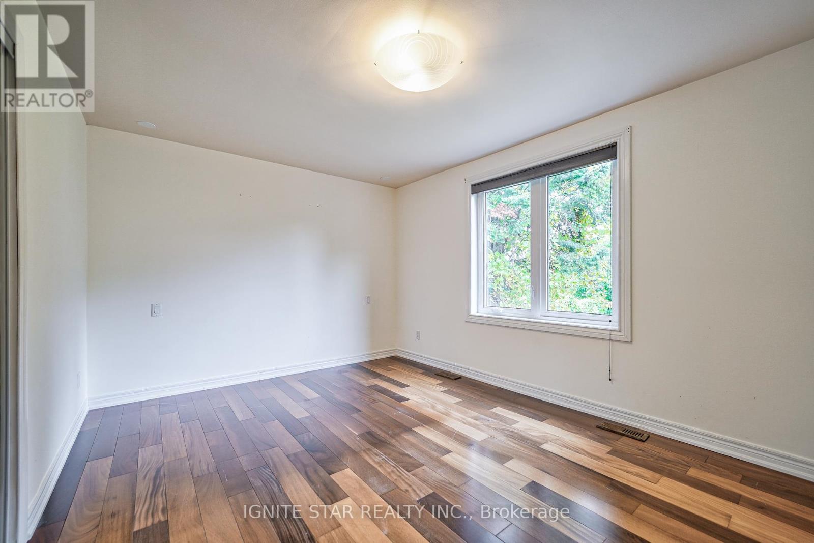 580 Arbor Road, Mississauga (Mineola), Ontario  L5G 2J8 - Photo 14 - W12179420